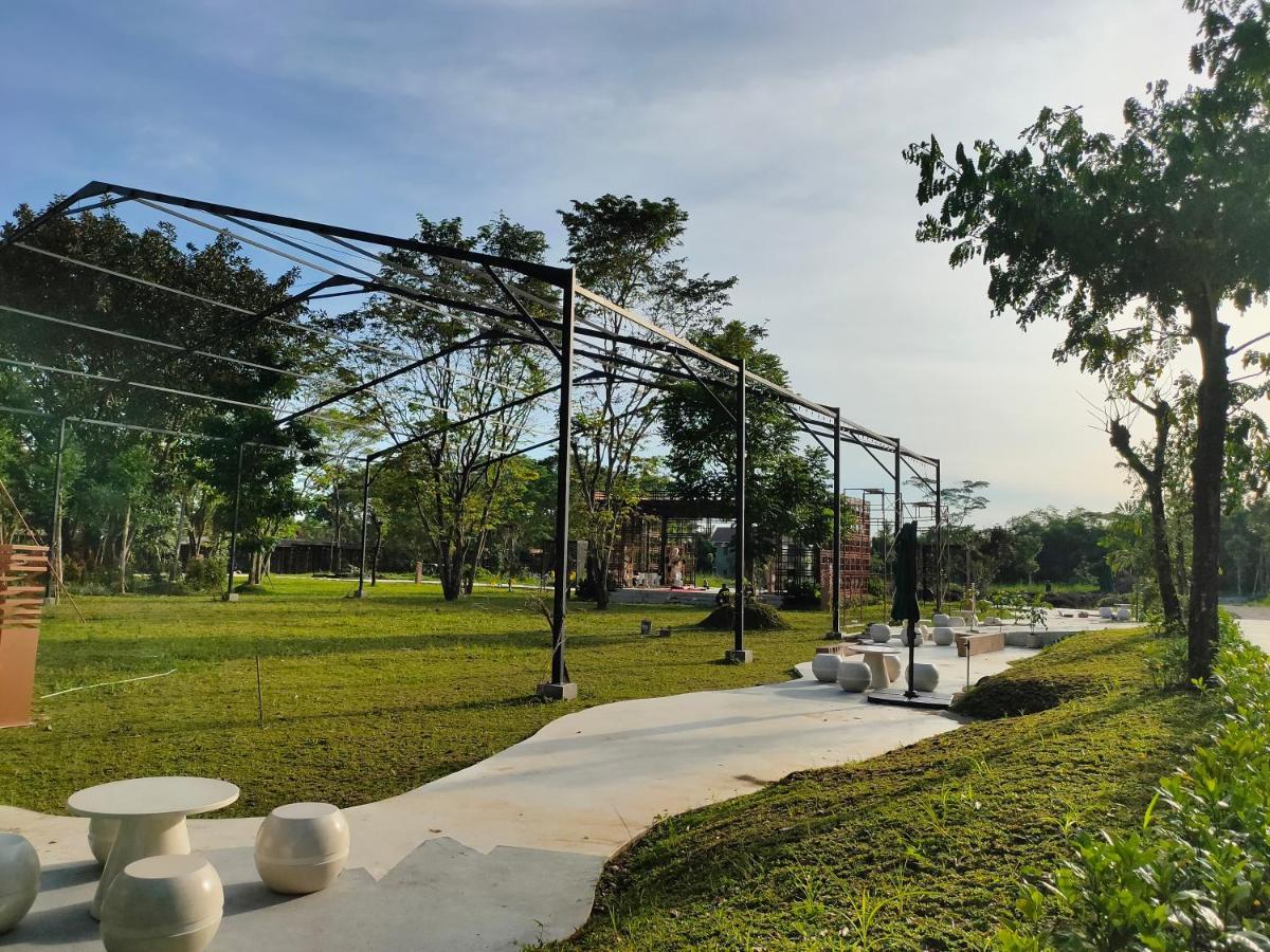 Ramada By Wyndham Yogyakarta Hotel Sleman  Luaran gambar