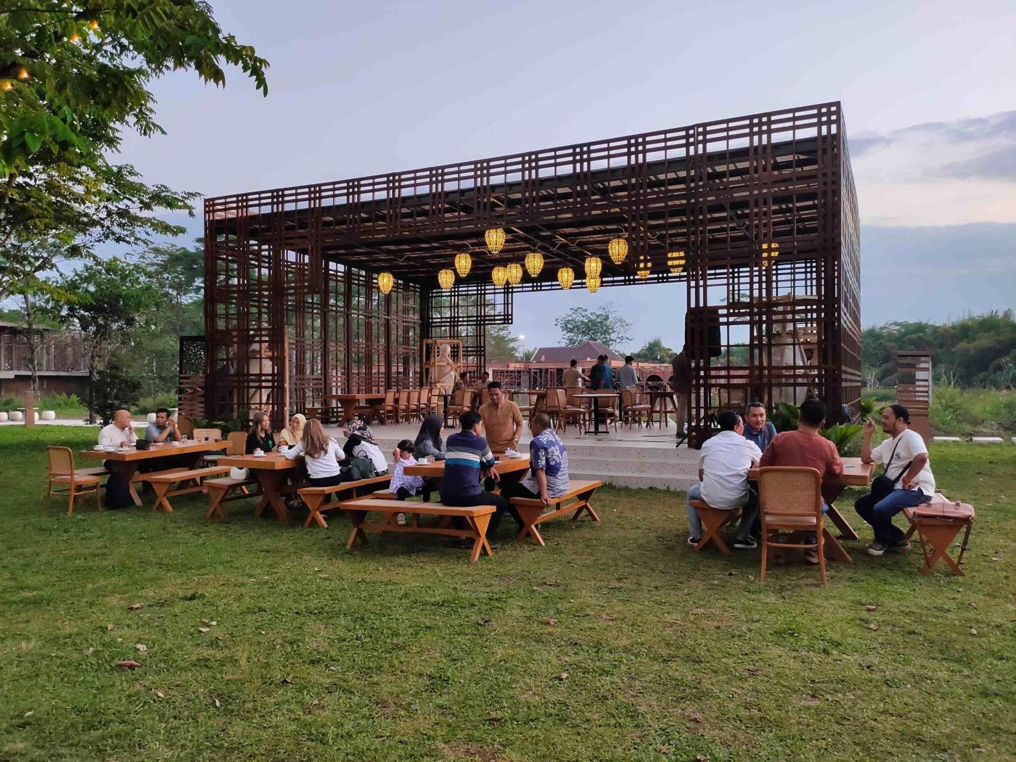Ramada By Wyndham Yogyakarta Hotel Sleman  Luaran gambar