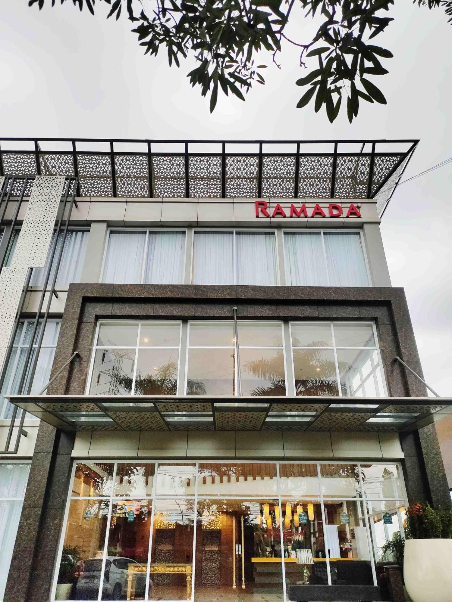 Ramada By Wyndham Yogyakarta Hotel Sleman  Luaran gambar
