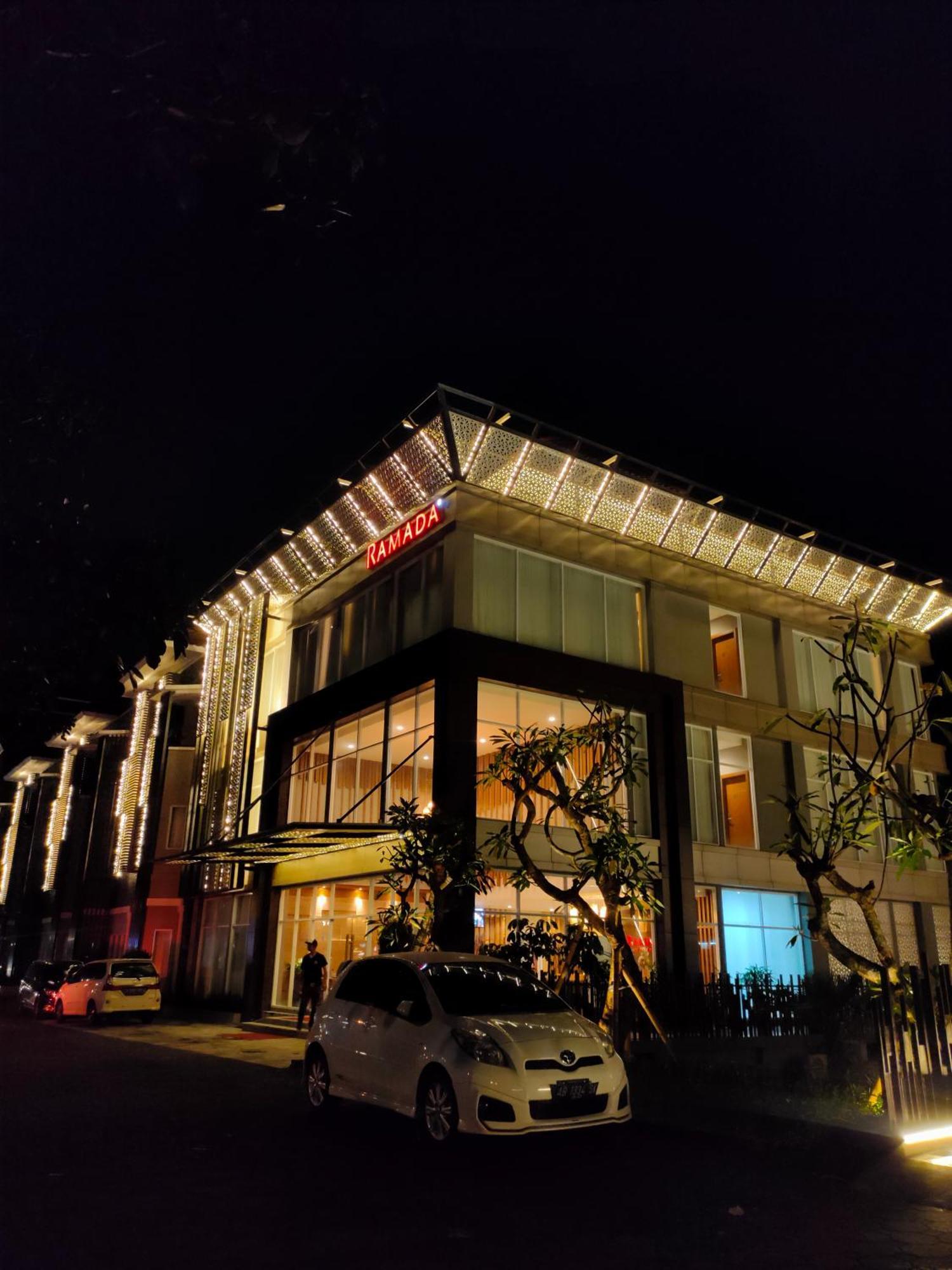 Ramada By Wyndham Yogyakarta Hotel Sleman  Luaran gambar